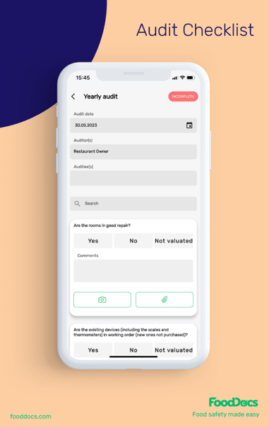 Preview of the FoodDocs mobile app where you can conduct an audit checklist.